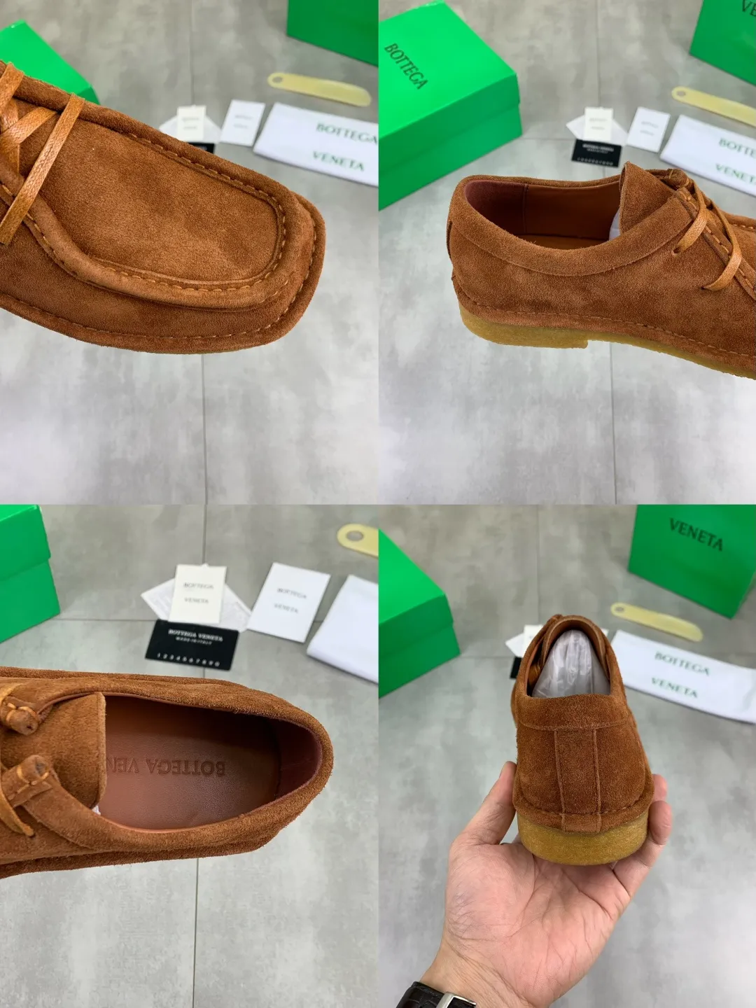 Men's men's shoes 💰P740 New model 💰 Top quality (beef tendon outsole series) 💎💎💎 BOTTEGA VENETA official website synchronizes the latest model, top version of the market's highest version of BV business leather shoes, accept material comparison, shoe type comparison, process comparison, practical and texture, versatile, suitable for any occasion, the more you look at it, the more flavorful it becomes. Pure hand-woven craftsmanship - upper material, imported original hand-woven calfskin - high-quality water-dyed sheepskin lining - original private model customized beef tendon outsole -Size: female 35-39 (34 40 customized) male 39-44 (38 45 customized) Comes with original BV green box, complete packaging.